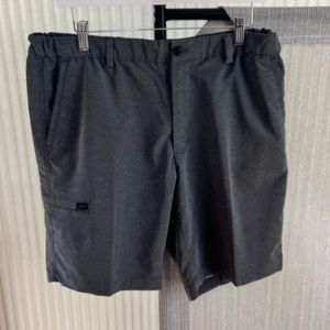 GREG NORMAN MEN’S GRAY ATHLETIC SHORTS